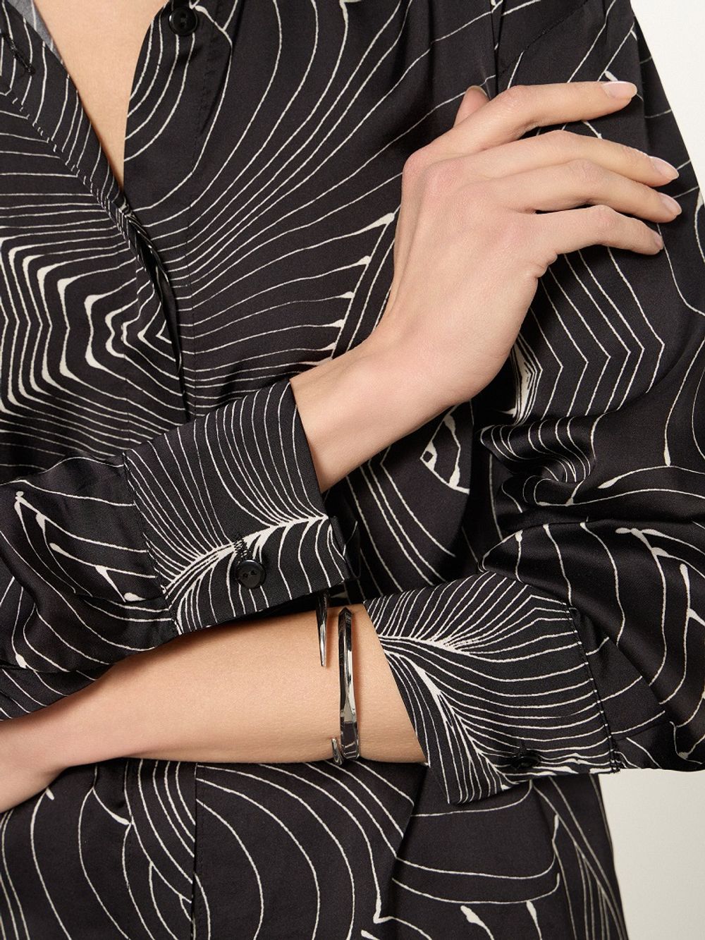 Рубашка Хельсинки черно-белый принт вискоза