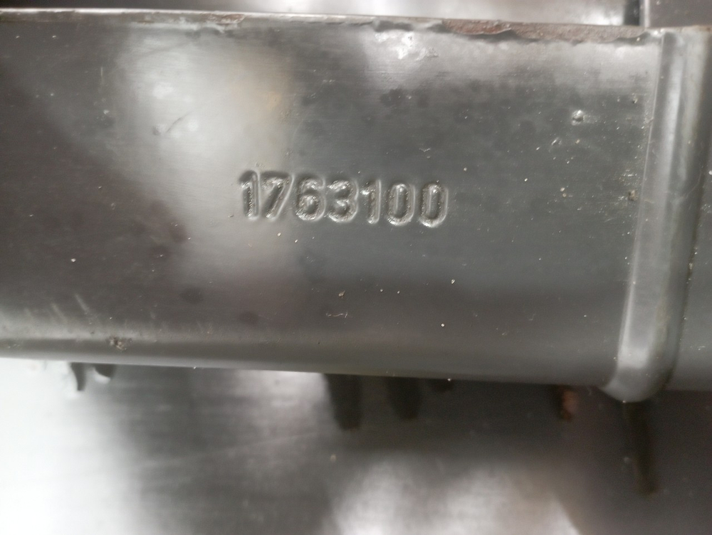 Подкрылок передний левый