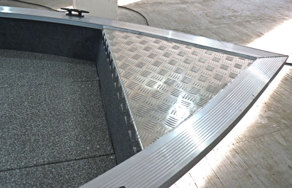 Алюминиевая лодка BESTER 450