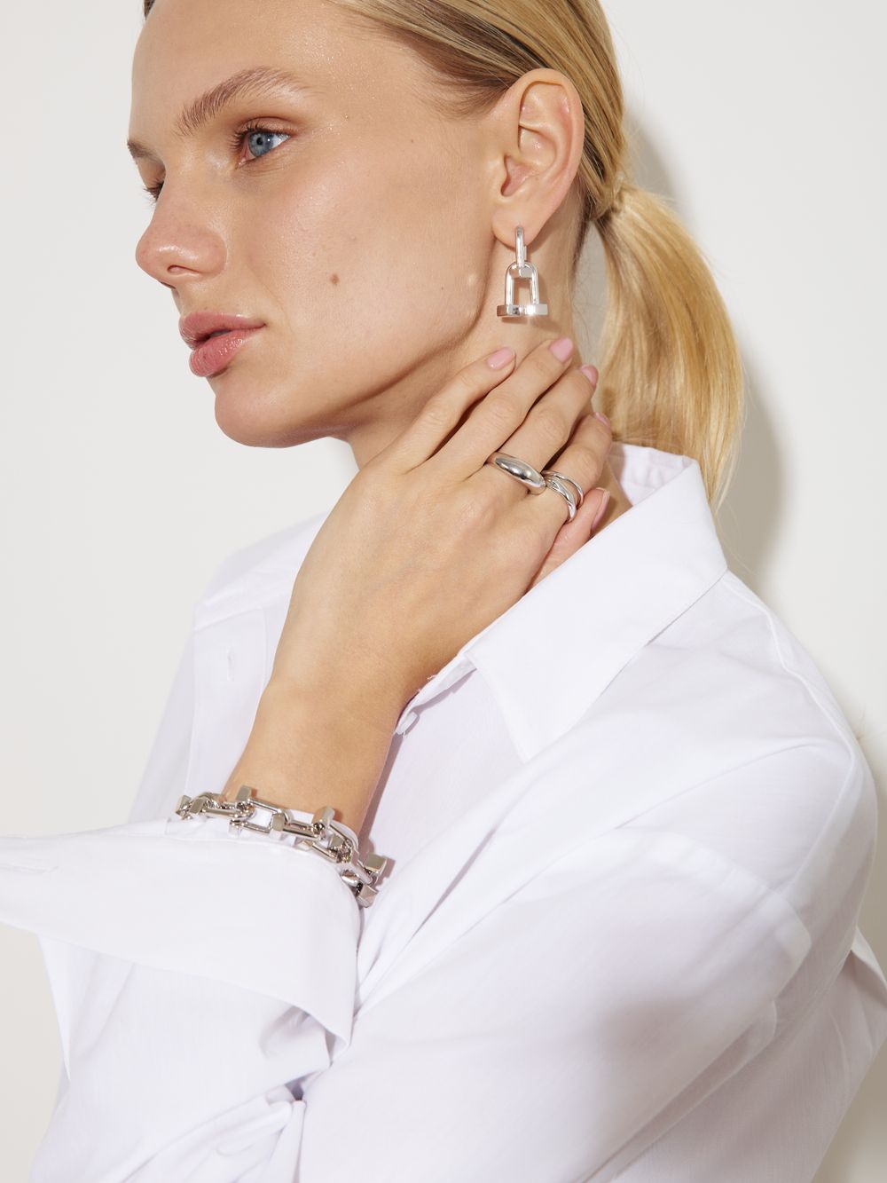 SMALL STATEMENT EARRINGS