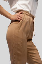 Костюм Lefon 130432 однотонный из пиджака на одну пуговицу и укороченных штанов на резинке