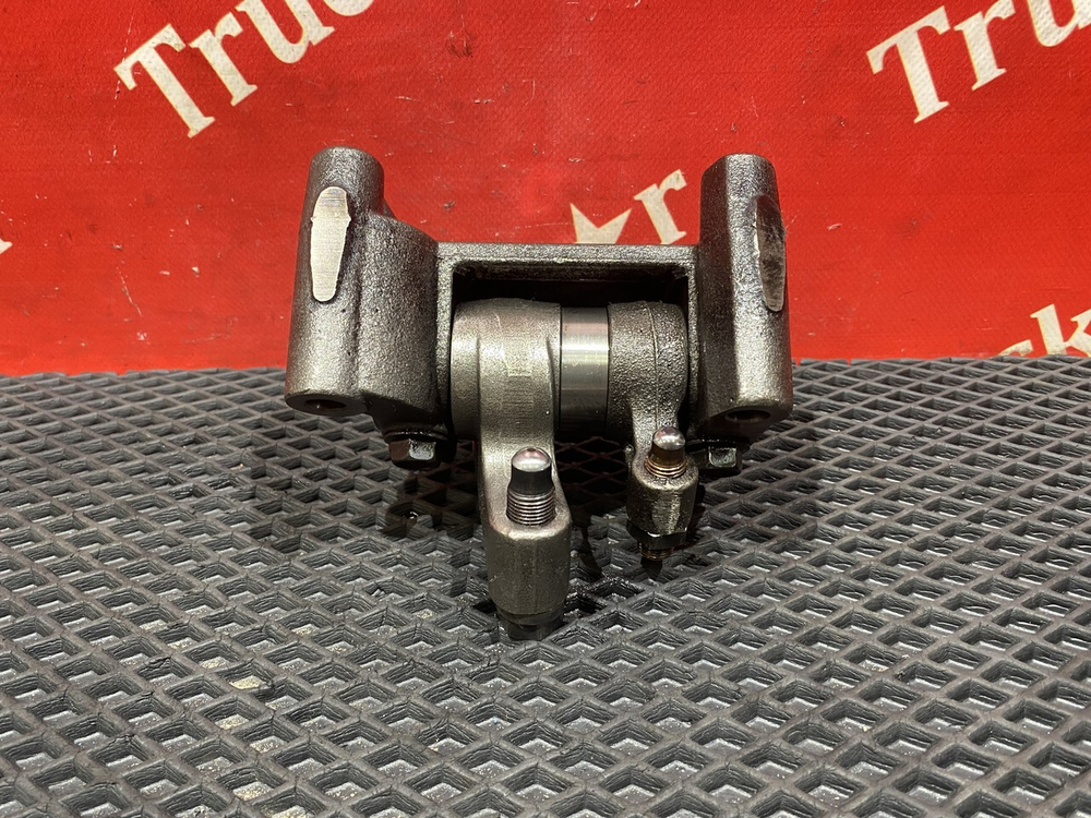 Вал рокеров в сборе 2018г.