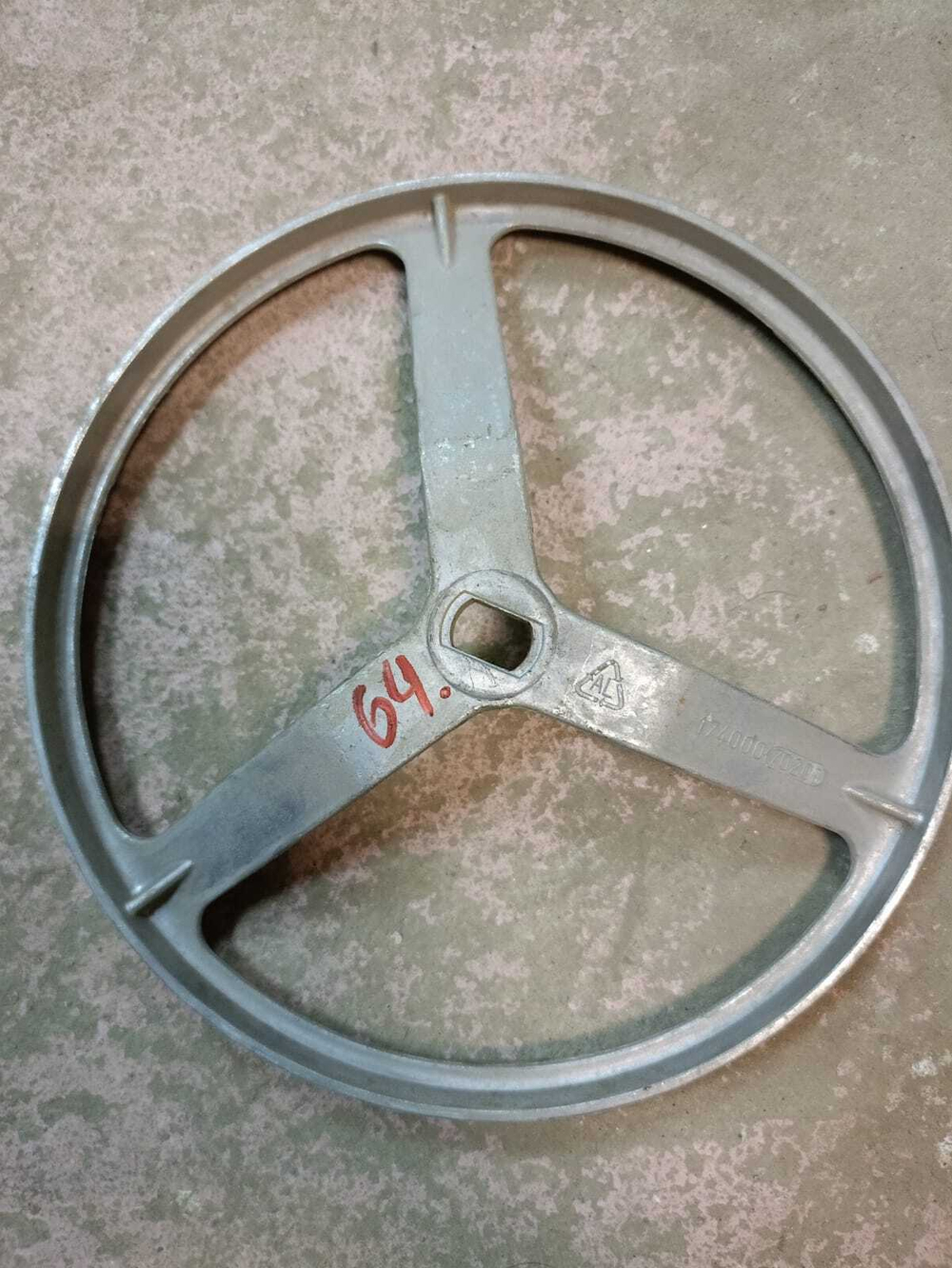 64 Шкив барабана для стиральных машин Ariston 174000702.09 б/у
