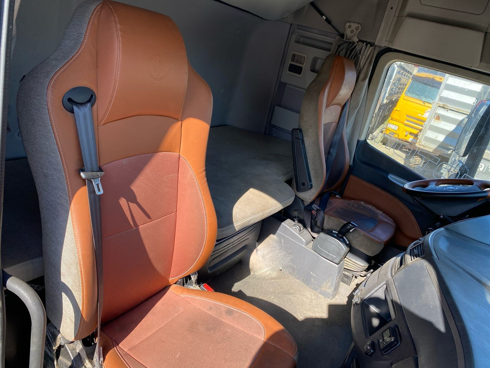 Foton AUMAN 4x2 Седельный тягач BJ4189SLFKA (Дизельный, 11,8 л, 470 л.с. АТ)