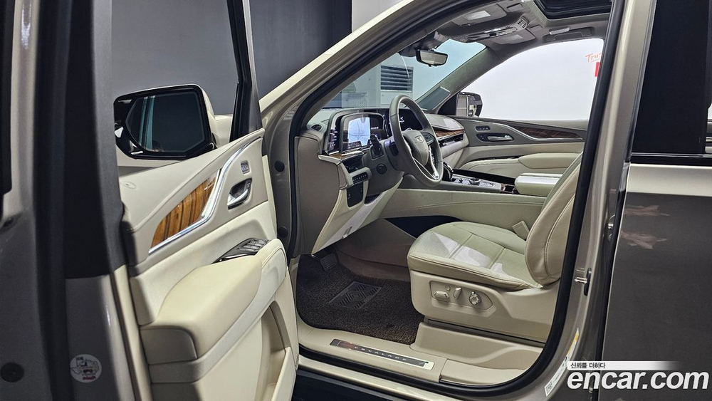 Cadillac Escalade 5 Generation 6.2 (10.2023)