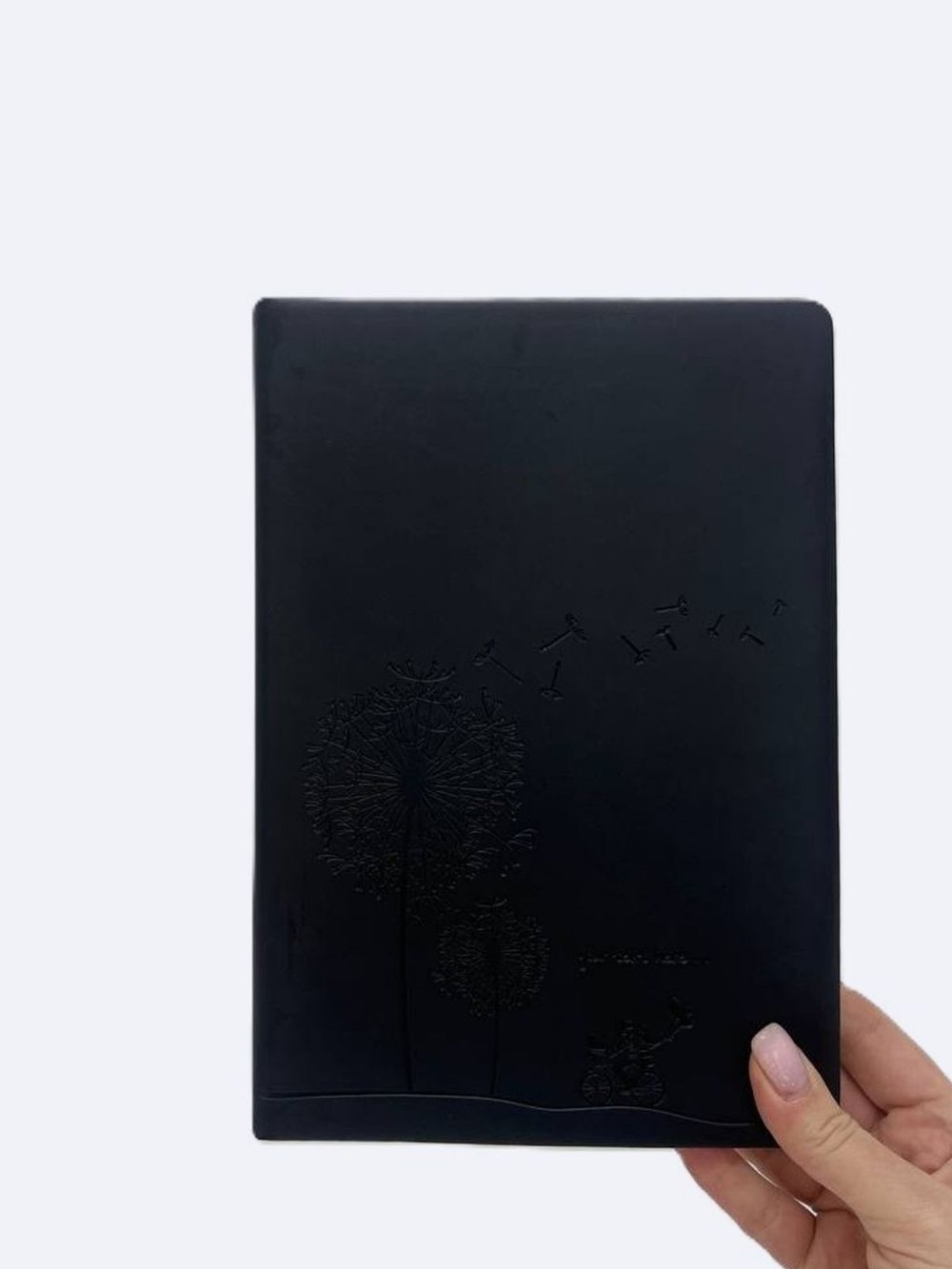 Блокнот 135 л. В5 25*17,5 см лин. черный одуванчик  (7670-8)