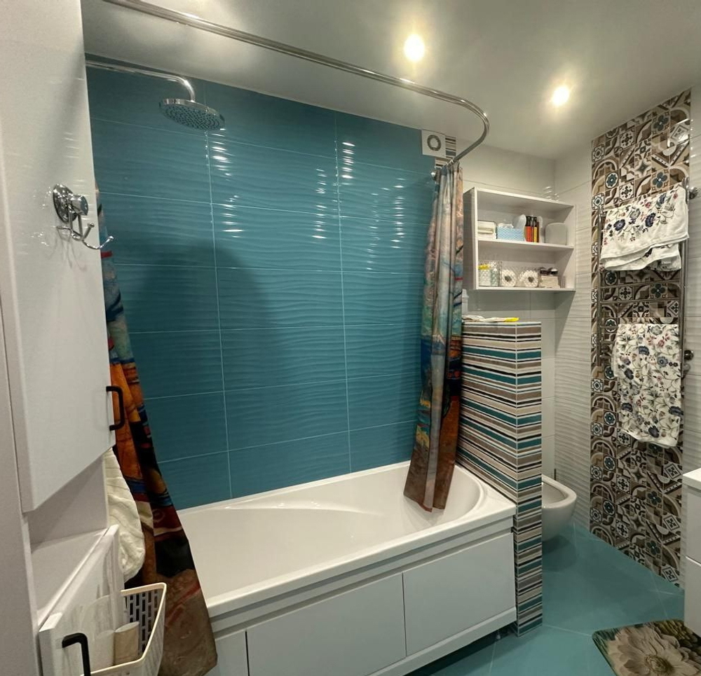 Комплект штор "Рыбацкие лодки Ван Гога", по мотивам картины Винсент Ван Гога «Рыбацкие лодки на пляже в Сент-Мари»