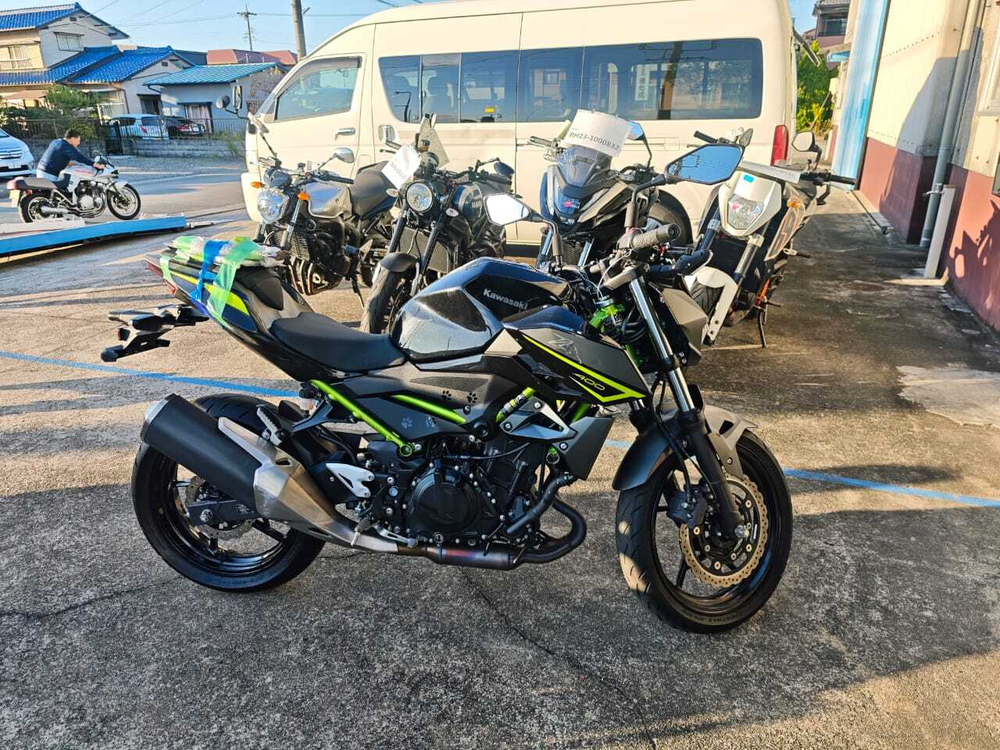 Kawasaki Z400 2023