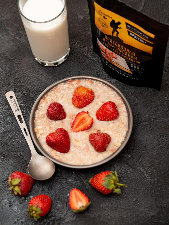 ПРОТЕИНОВАЯ КАША ОВСЯНАЯ С КЛУБНИКОЙ И МОЛОКОМ 100 ГРАММ