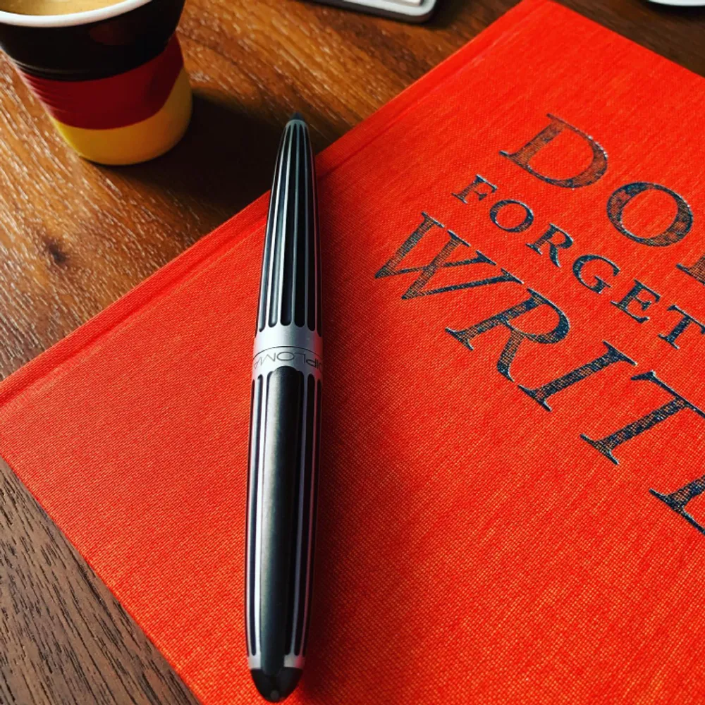 Перьевая ручка Diplomat Aero Stripes с пером F (D40318023) 5