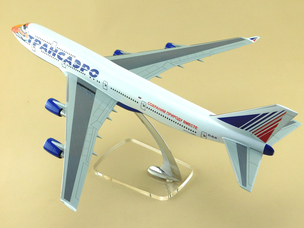 Модель самолета Boeing 747-400 (М1:144, Transaero с тигром, EI-XLN)