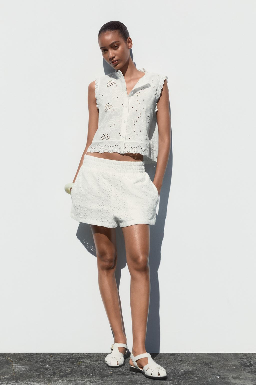 ZARA ТОП С АЖУРНОЙ ВЫШИВКОЙ, БЕЛЫЙ