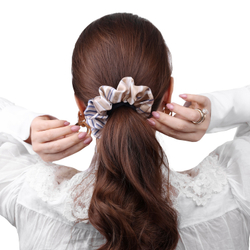 Шелковая резинка для волос Mollen Фонтанка