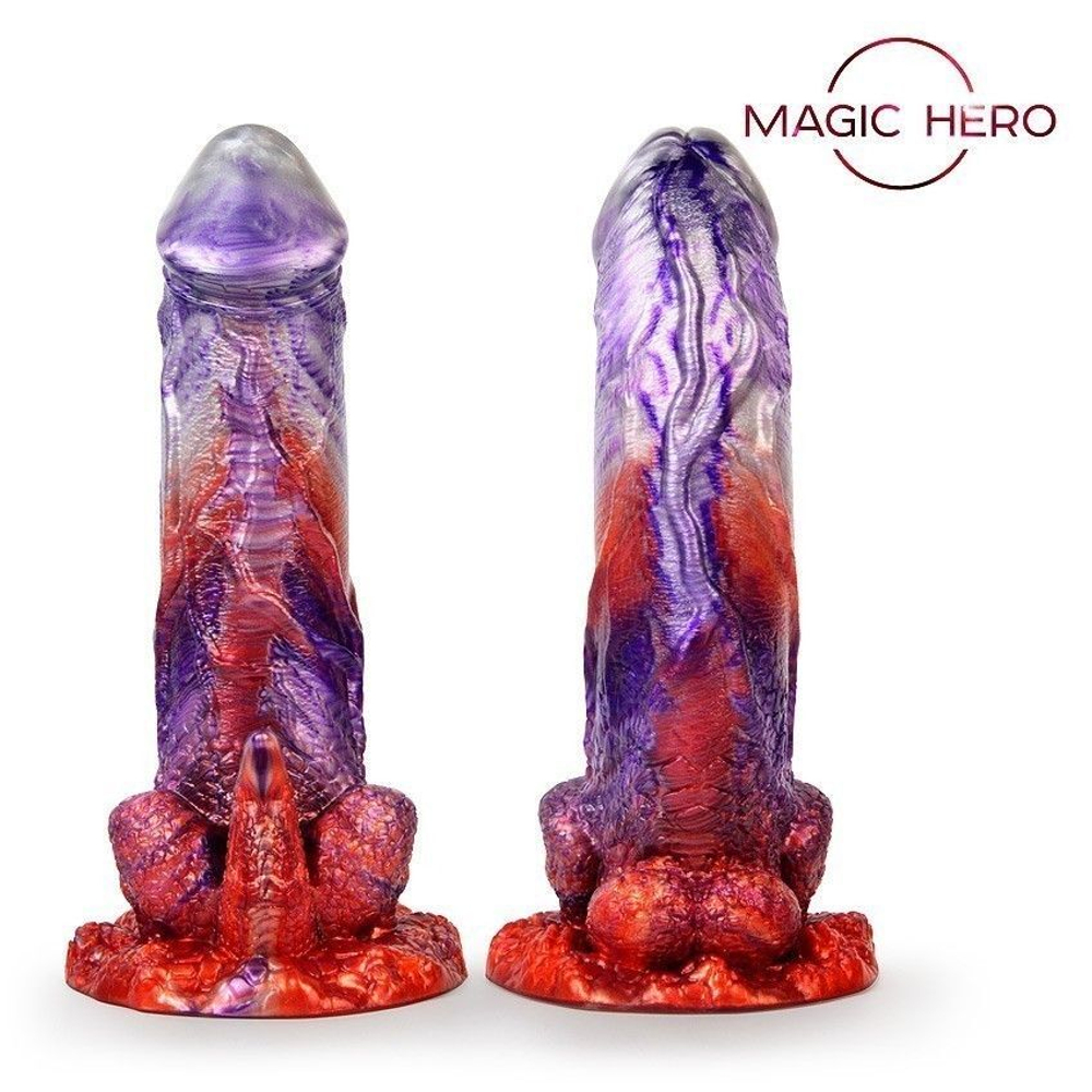 Фантазийный фаллоимитатор на присоске - 24 см.