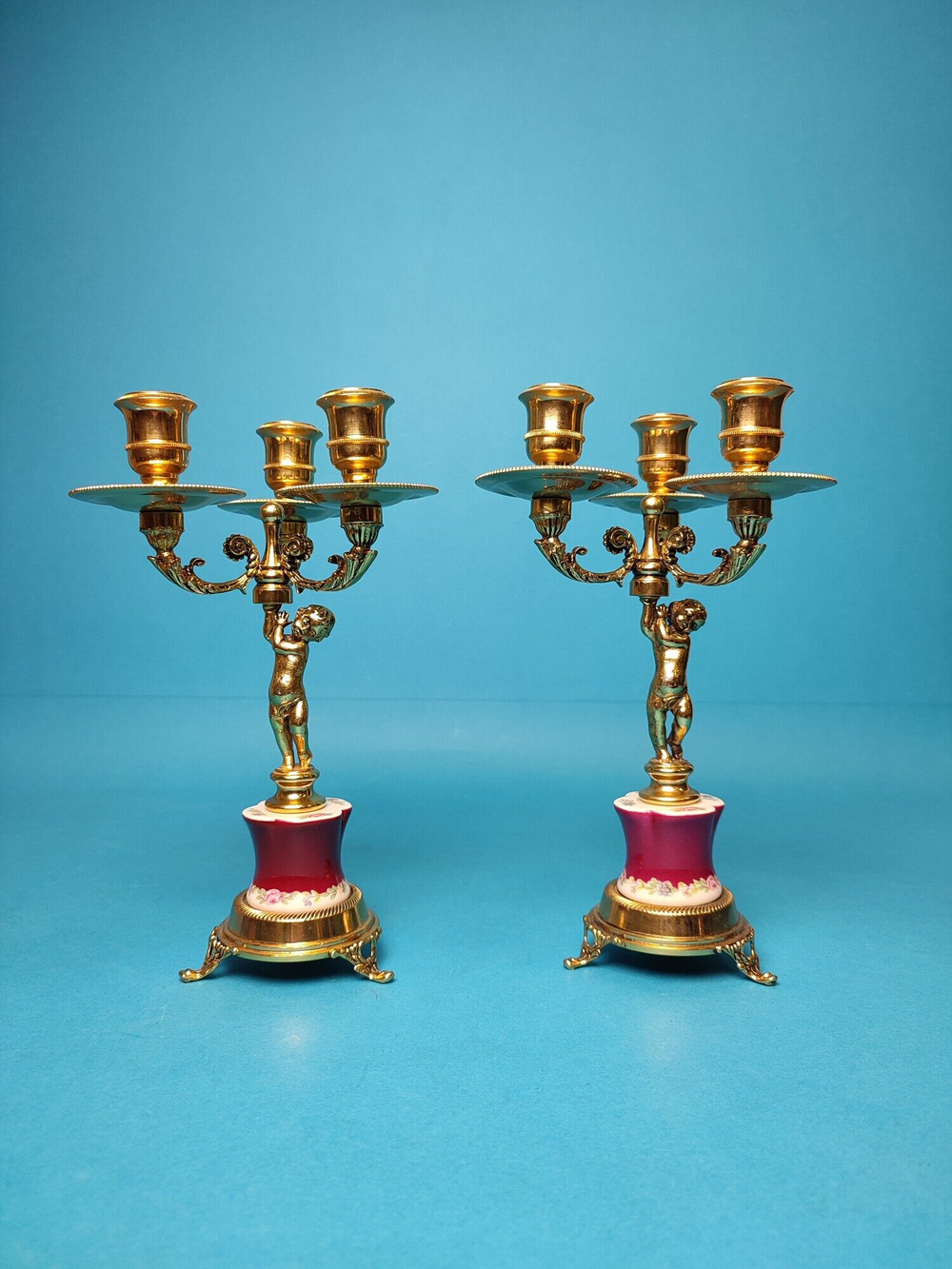 Пара подсвечников