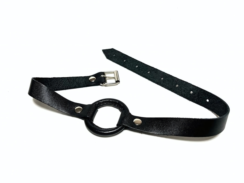 Черный кляп-кольцо на кожаных ремешках (Цвет: черный)