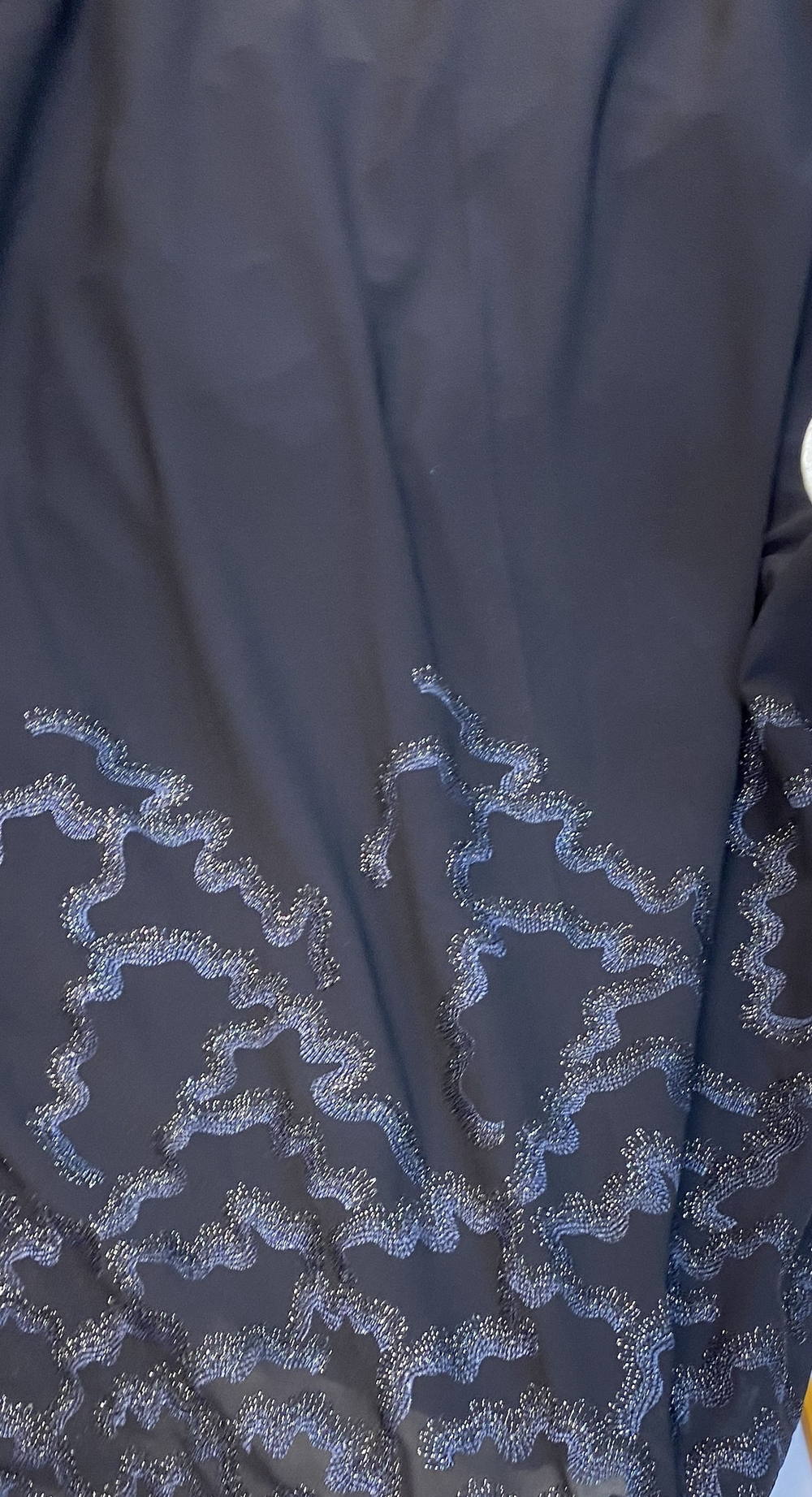 Ткань  натуральный шелк 100%с вышивкой (Италия) ш-120см  цена за 1м