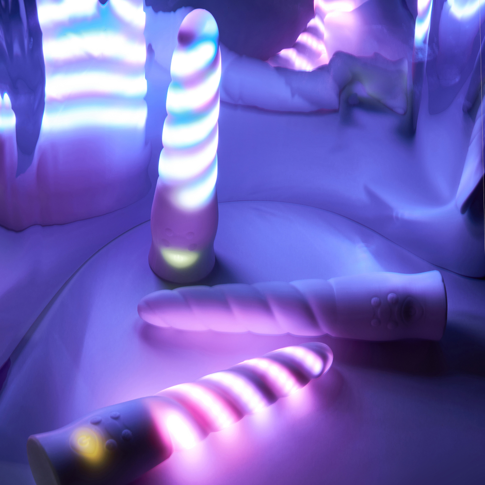 Светящийся вибратор Sexperiments HornyGlow - 23.60 см.