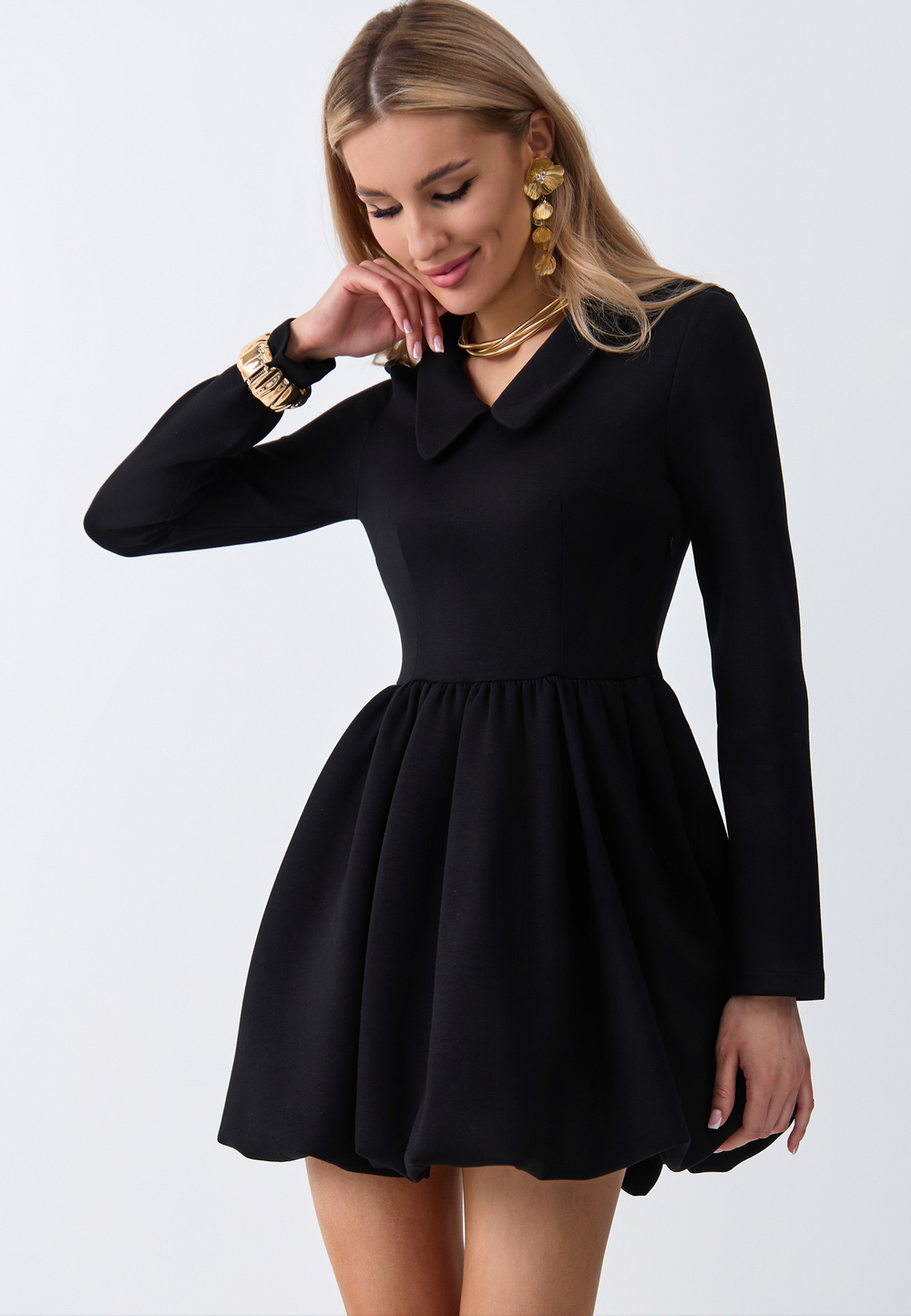 Платье с воротником черное