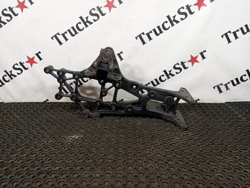 Кронштейн буксировочный правый 2022г