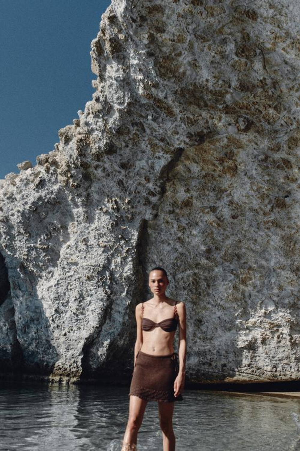 ZARA ТРИКОТАЖНАЯ МИНИ-ЮБКА, КОРИЧНЕВЫЙ