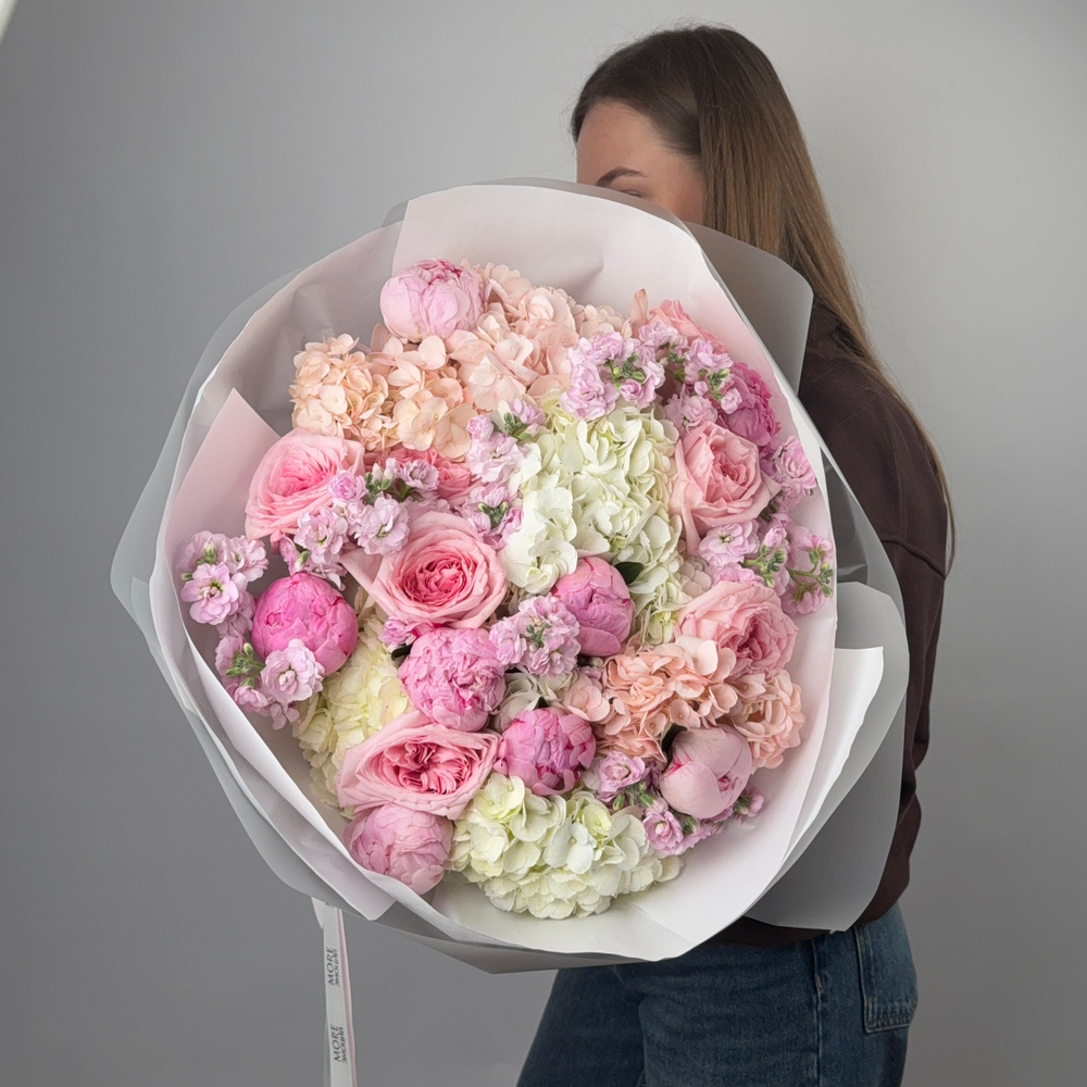 Букет с пионами “Розовая весна”