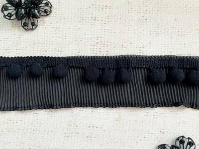 Тесьма текстиль гофре с помпонами, ш. 4,5 см.