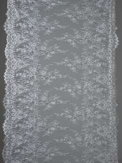 07-02 БРАК Кружево реснички (шантильи) широкое, 75 см, айвори 004
