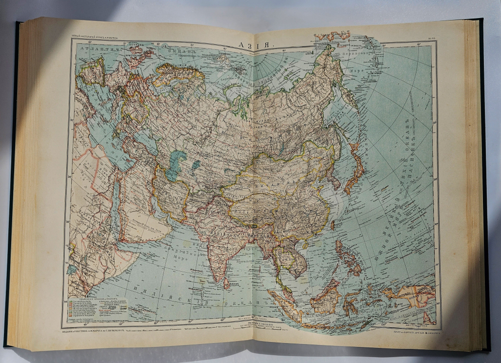 "Большой Всемирный настольный атлас". А.Ф.Маркс. 1905 г.