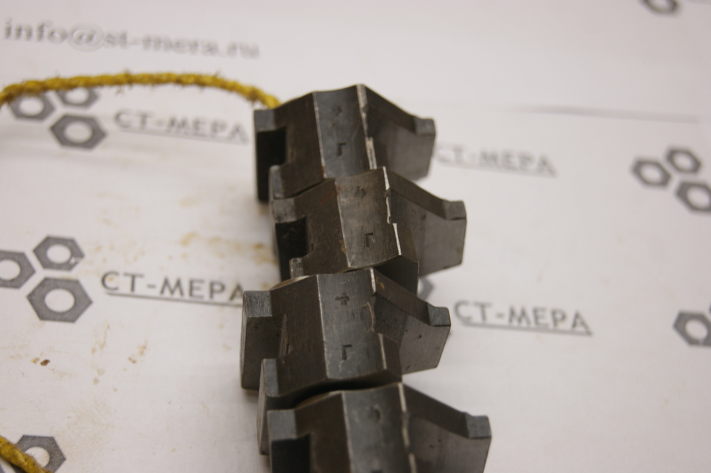 Кулачки к винторезным головкам 4К-45; 4К-70; 4КА-45; 4КА-70; (4Г) (к-т из 4 шт.) М24 ГОСТ 21762-766