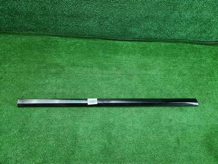 Накладка двери передняя левая BMW X7 G07 (19-нв)