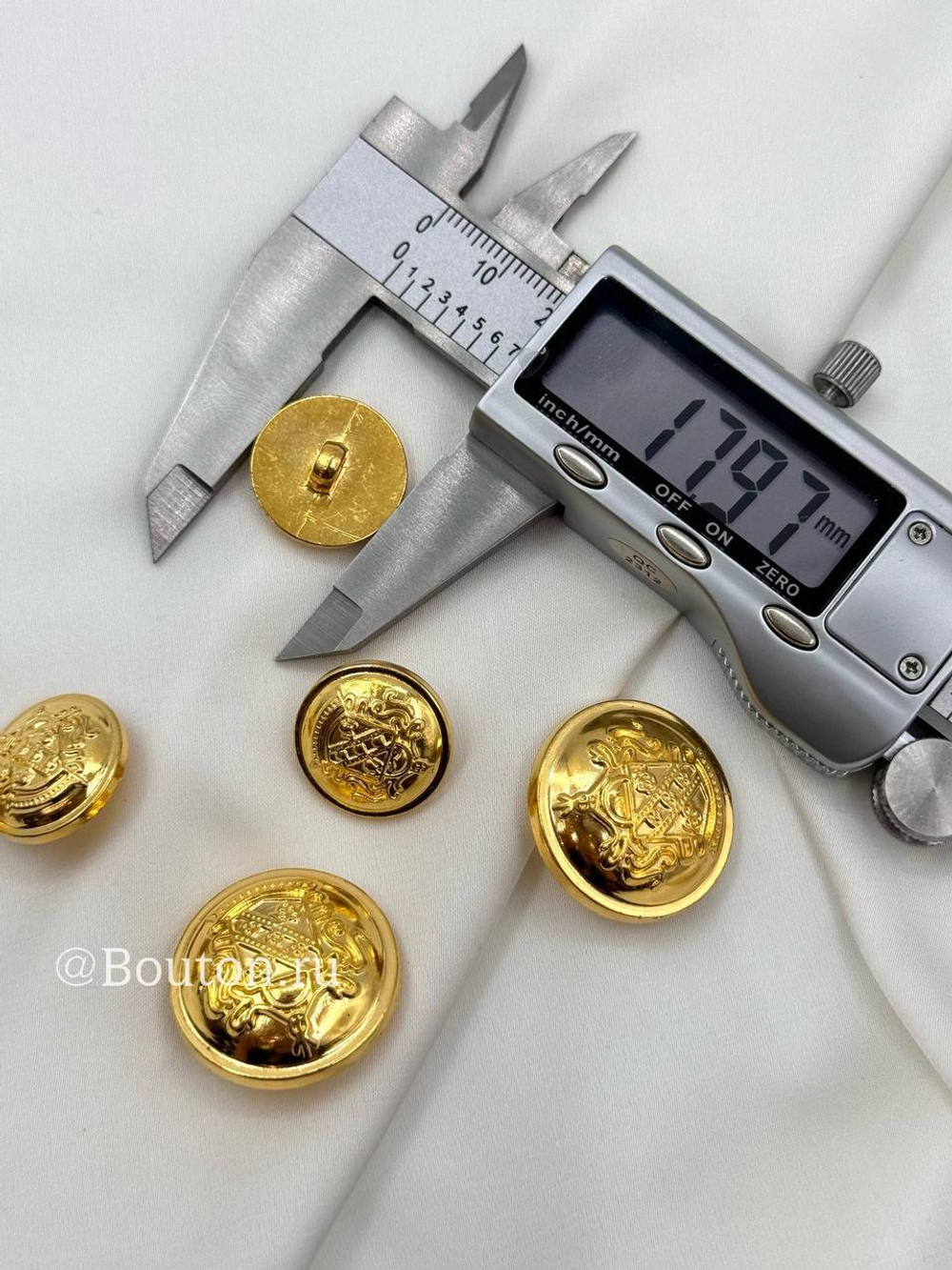 Пуговицы Герб золотистые пластиковые