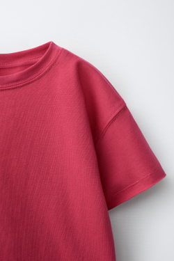 ZARA КОМПЛЕКТ ИЗ ФУТБОЛКИ И ВЕЛОСИПЕДНЫХ ЛЕГИНСОВ В РУБЧИК, КЛУБНИЧНЫЙ