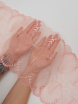 Вышивка на сетке коралловый миндаль неэластичная ширина 24 см