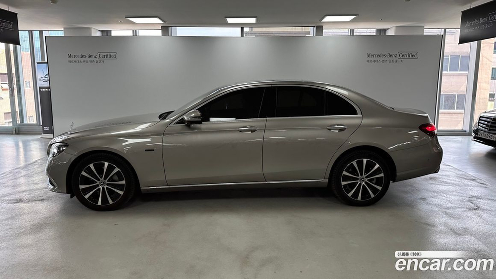 Mercedes-Benz E-Class W213 E300e 4MATIC Exclusive (06.2021)