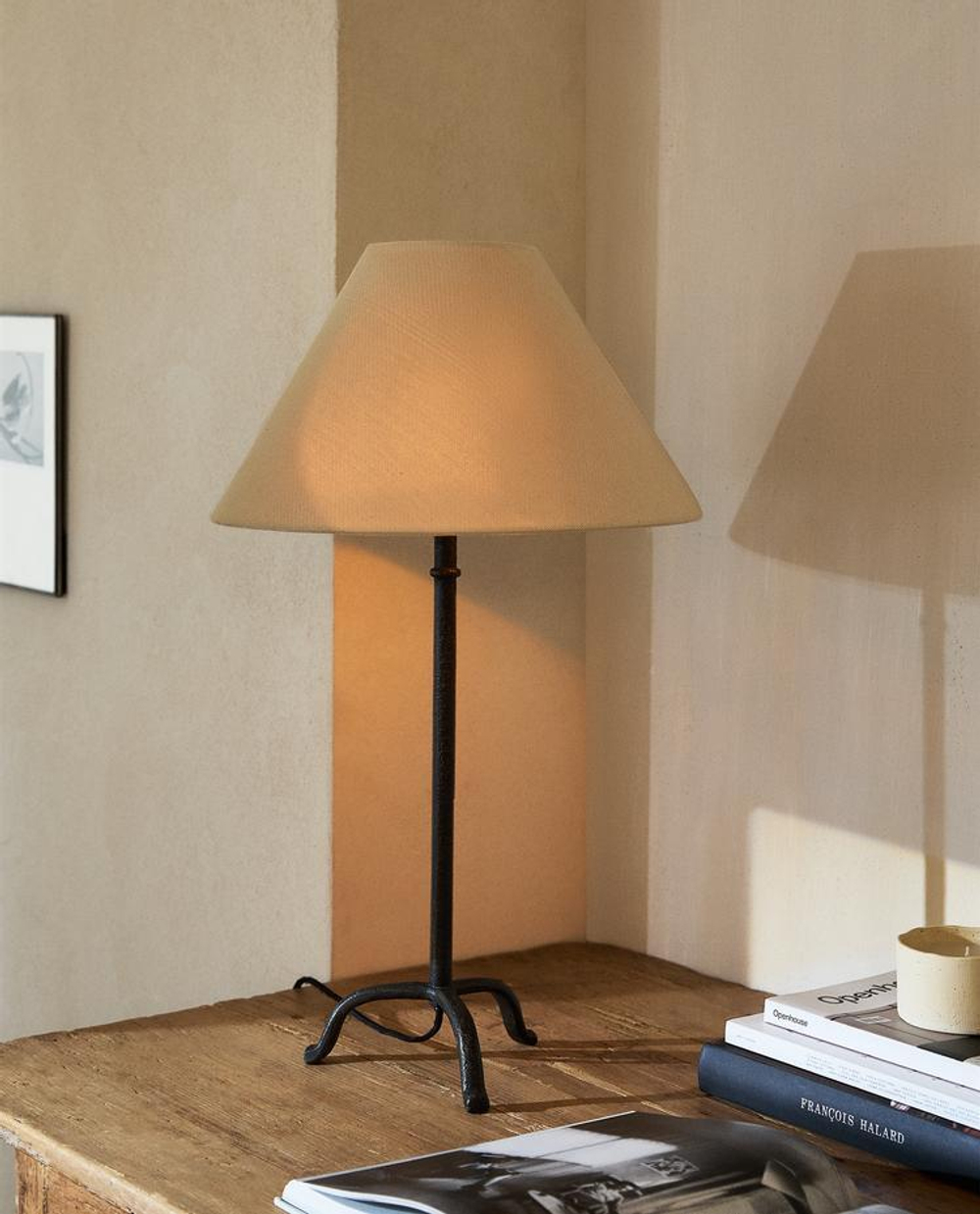 ZARA HOME НАСТОЛЬНАЯ ЛАМПА НА ТРЕХ НОЖКАХ