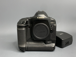 Canon EOS 1D Mark II N 321.000 кадров