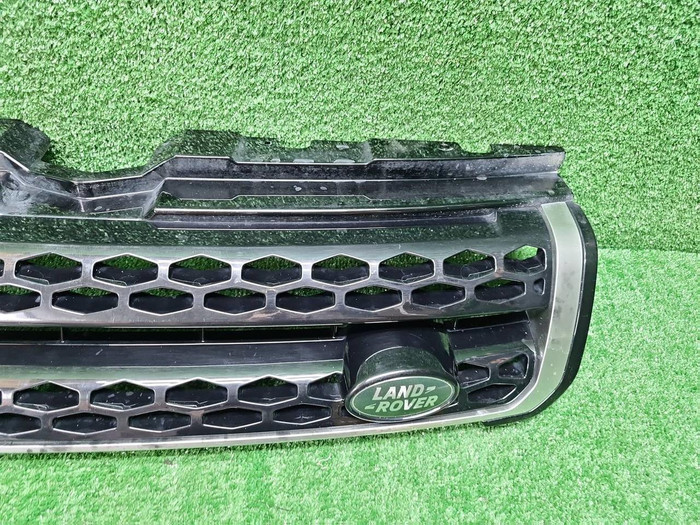 Решетка радиатора Range Rover Evoque 1 (2015-2018)