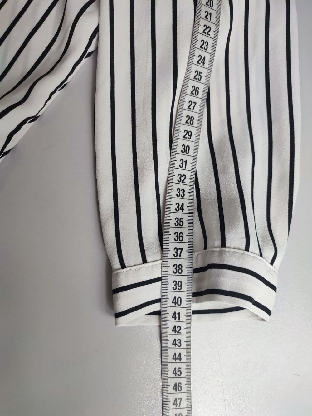 Блузка MONKI с интересной спиной 44 размер