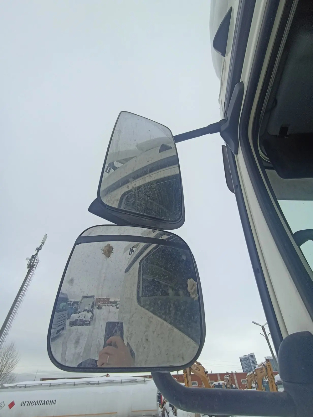 КамАЗ 5490 4x2 Седельный тягач 5490-802-DC (Дизель/Газ, 12,0 л, 401 л.с., АТ)