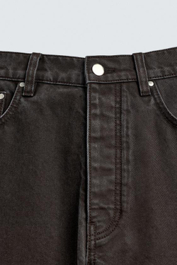 ZARA ДЖИНСЫ FLARED С ВОЩЕНЫМ ПОКРЫТИЕМ, КОРИЧНЕВЫЙ