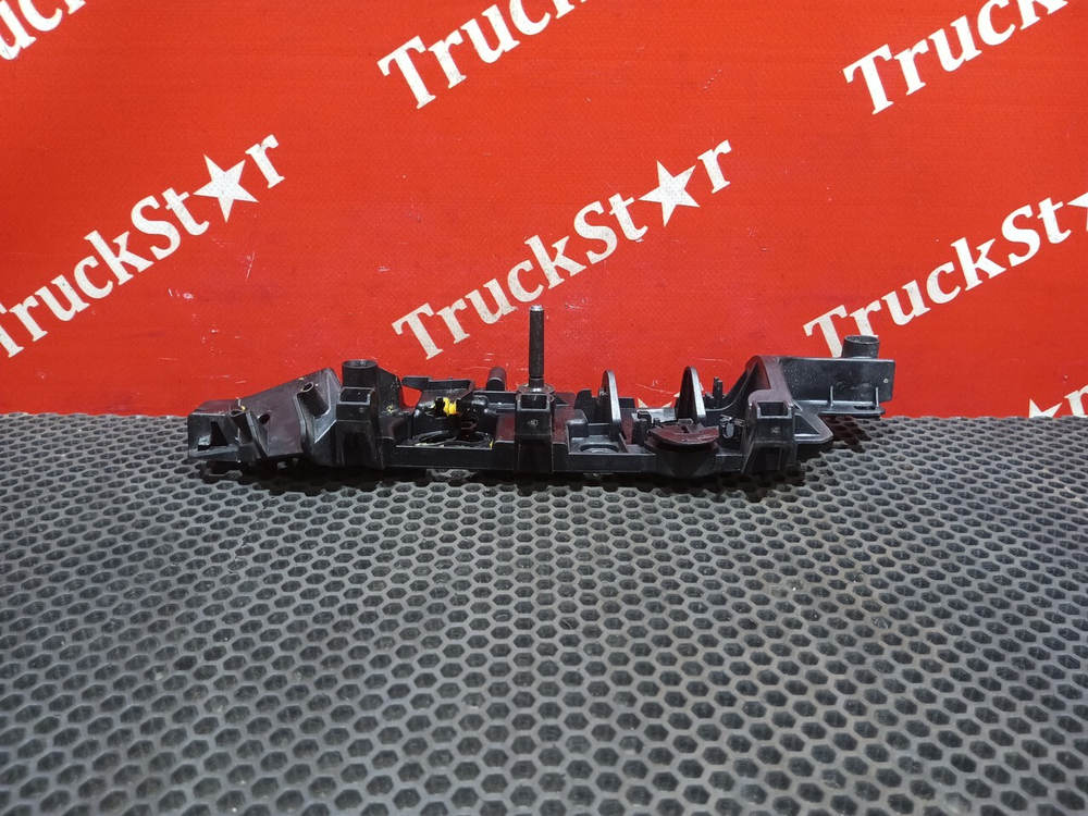 Кронштейн кнопок сиденья 2018г.