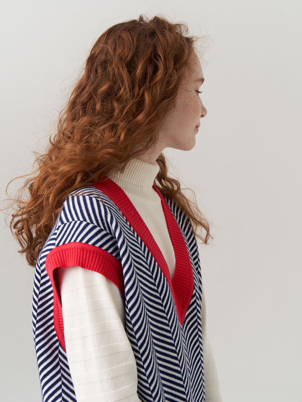 Жилетка для девочки в ушколу AT953 синий-коралловый