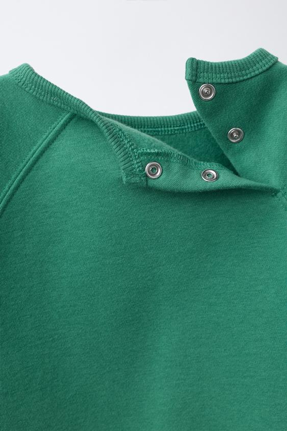 ZARA КОМПЛЕКТ ИЗ ТОЛСТОВКИ И БАЗОВЫХ БРЮК-ДЖОГГЕРОВ, ЗЕЛЕНЫЙ