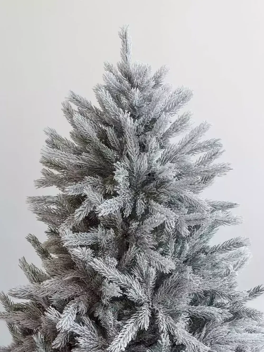 Заснеженная елка «Арктико» (Литая хвоя) 210 см / 2.1 м