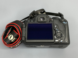 Canon EOS 600D kit 18-55mm 7000 кадров