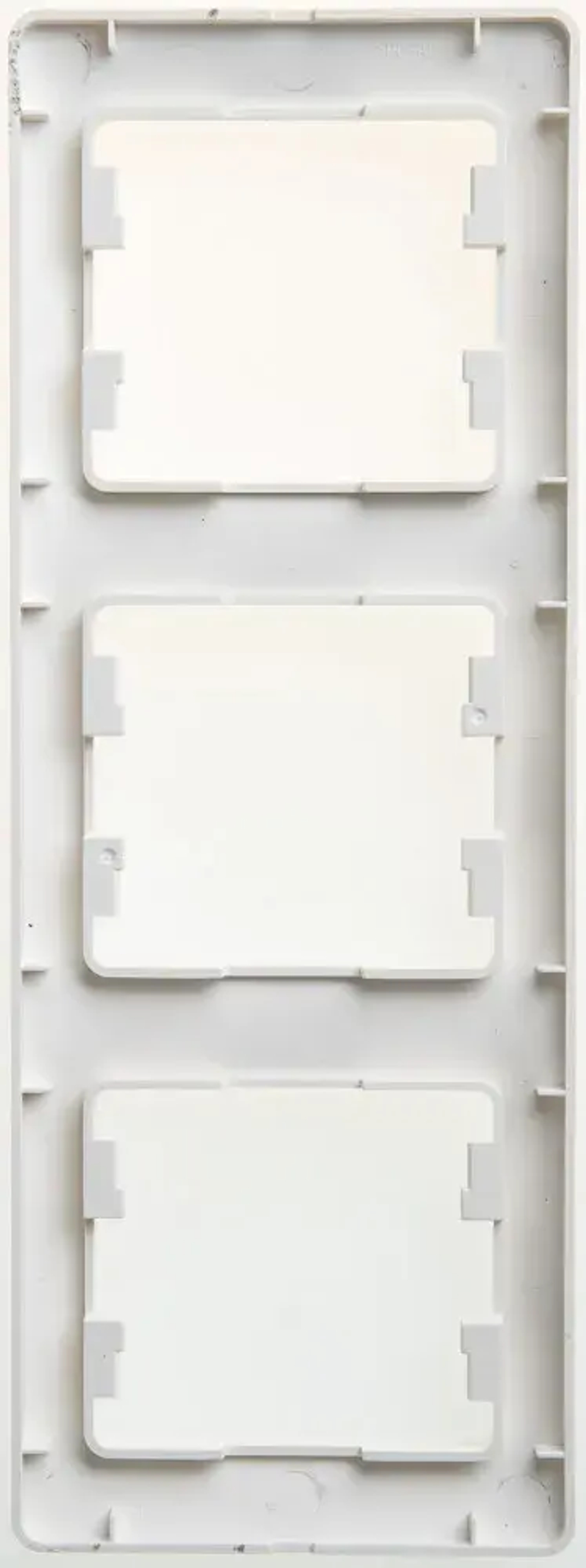 GLOSSA 3-постовая РАМКА, вертикальная, ПЕРЛАМУТР