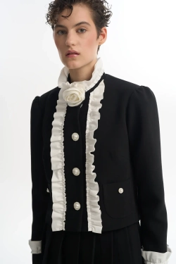 Жакет с рюшами и розой