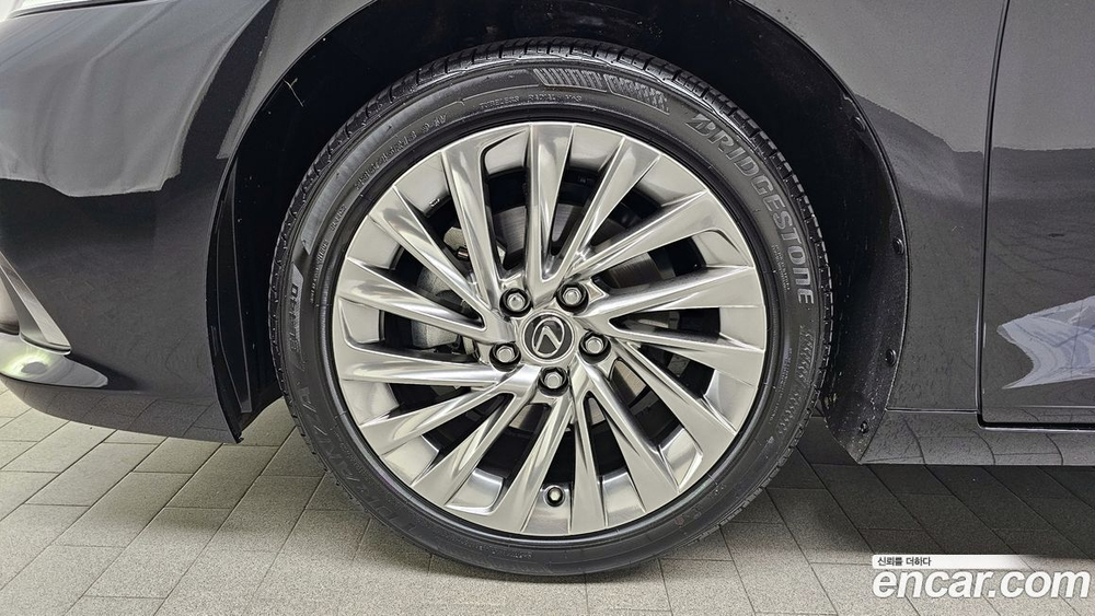 Lexus ES300h 7 Generation Executive (06.2023)