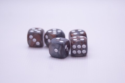 Кости Д6 12 мм. многоцветные серо-золотые  - 5 шт.